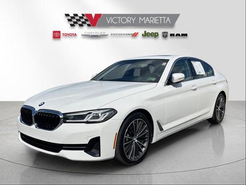 Alpine White 2022 BMW 530 i xDrive