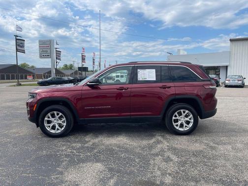 Velvet Red Pearlcoat 2023 Jeep Grand Cherokee Limited