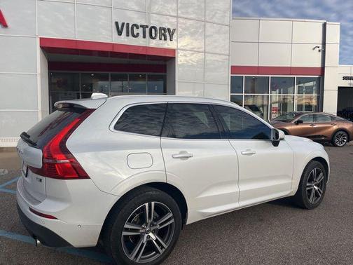 2019 Volvo XC60 T5 Momentum