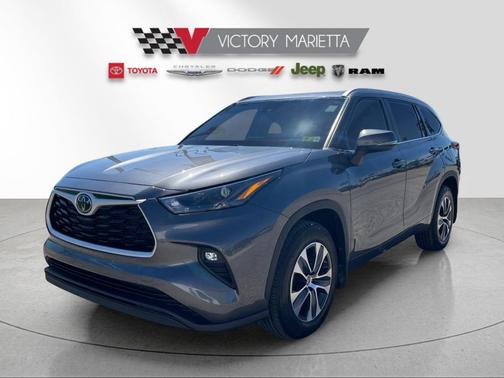 Magnetic Gray Metallic 2023 Toyota Highlander XLE