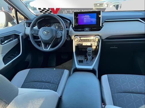 Pearl 2025 Toyota RAV4 XLE