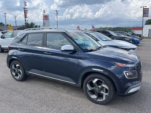 2020 Hyundai VENUE Trend with Urban Edition Package with Denim Blue Interior Colour Pack