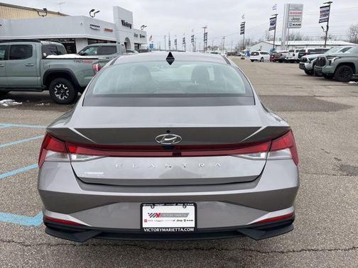2023 Hyundai ELANTRA SEL