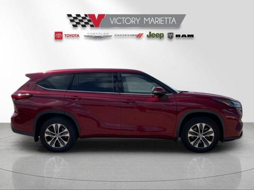 Ruby Flare Pearl 2022 Toyota Highlander XLE