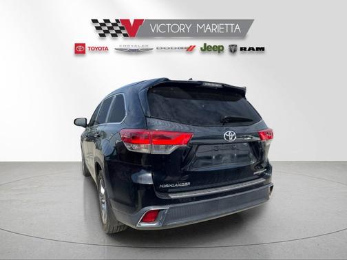 Midnight Black Metallic 2019 Toyota Highlander Limited