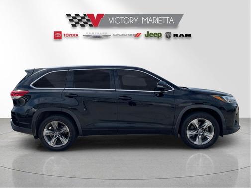 Midnight Black Metallic 2019 Toyota Highlander Limited