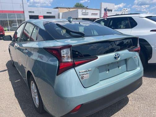 2022 Toyota Prius LE