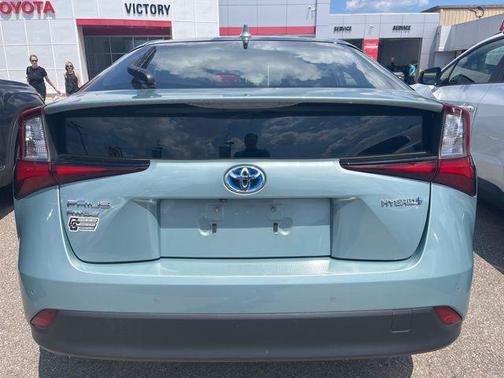 2022 Toyota Prius LE