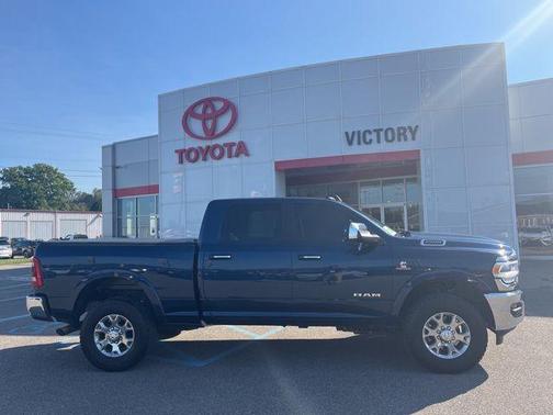 2020 RAM 2500 Laramie Crew Cab 4X4 6'4' Box