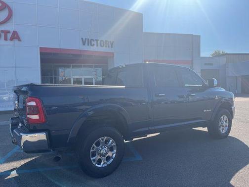 2020 RAM 2500 Laramie Crew Cab 4X4 6'4' Box