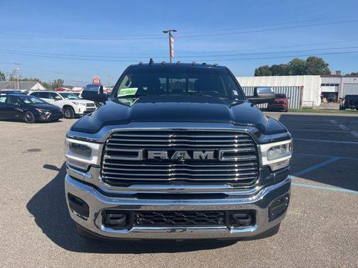 2020 RAM 2500 Laramie Crew Cab 4X4 6'4' Box