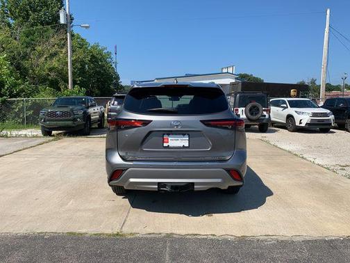 2025 Toyota Highlander Platinum