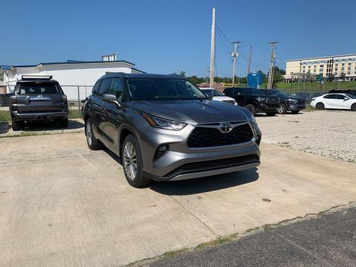 2025 Toyota Highlander Platinum