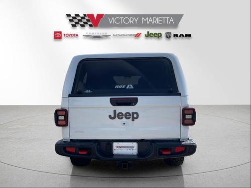 Bright White Clearcoat 2025 Jeep Gladiator Rubicon