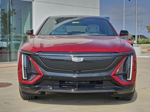 2024 Cadillac LYRIQ Sport