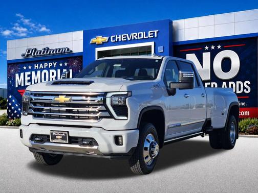 Polar White Tricoat 2026 Chevrolet Silverado 3500 High Country