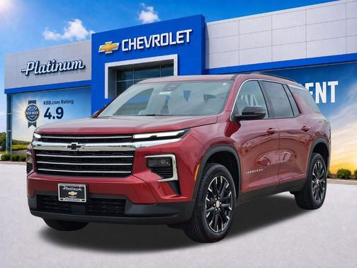 Radiant Red Tintcoat 2026 Chevrolet Traverse LT