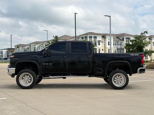 Black 2024 Chevrolet Silverado 2500 LT