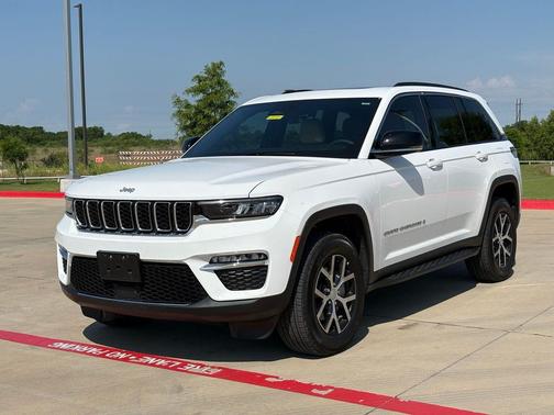 Bright White Clearcoat 2025 Jeep Grand Cherokee Limited