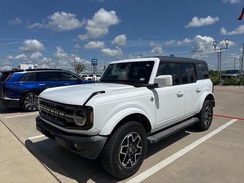 2024 Ford Bronco Outer Banks