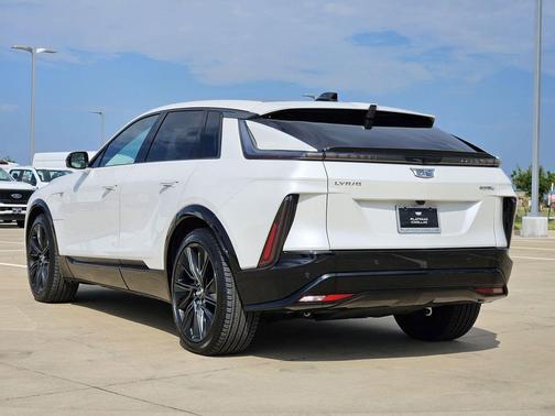 2024 Cadillac LYRIQ Sport