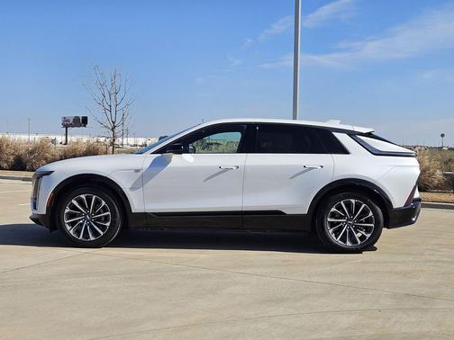 2024 Cadillac LYRIQ Sport