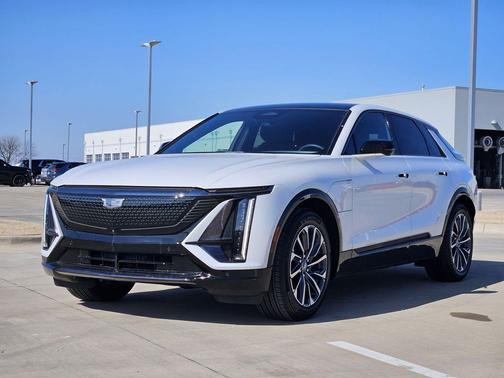 2024 Cadillac LYRIQ Sport