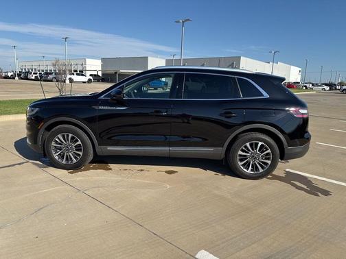 2023 Lincoln Nautilus Standard