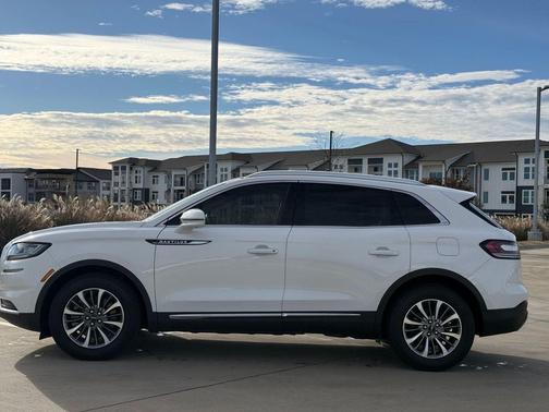 2022 Lincoln Nautilus Reserve