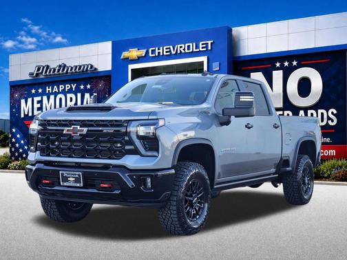 Sterling Gray Metallic 2026 Chevrolet Silverado 2500 Crew Cab, Standard Bed, XR2, 4WD