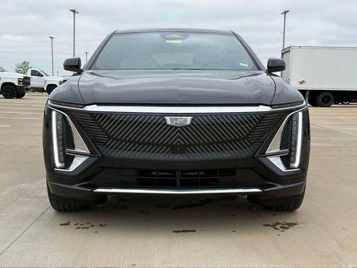 Stellar Black Metallic 2024 Cadillac LYRIQ Luxury