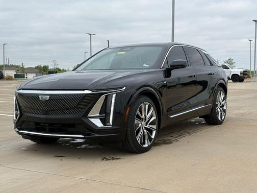 Stellar Black Metallic 2024 Cadillac LYRIQ Luxury
