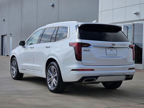 2023 Cadillac XT6 Premium Luxury FWD