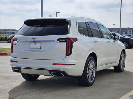 2023 Cadillac XT6 Premium Luxury FWD