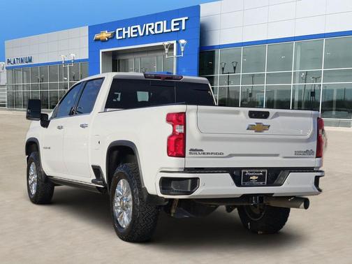 Summit White 2022 Chevrolet Silverado 2500 High Country