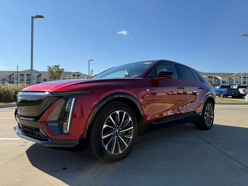 2024 Cadillac LYRIQ Sport