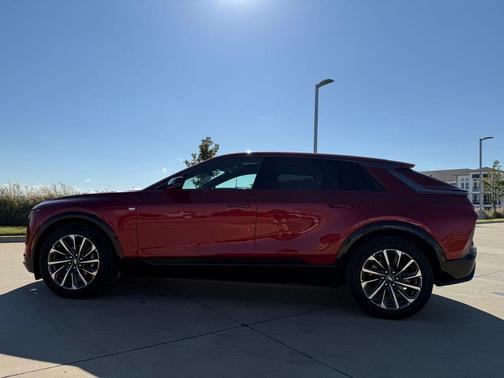 2024 Cadillac LYRIQ Sport