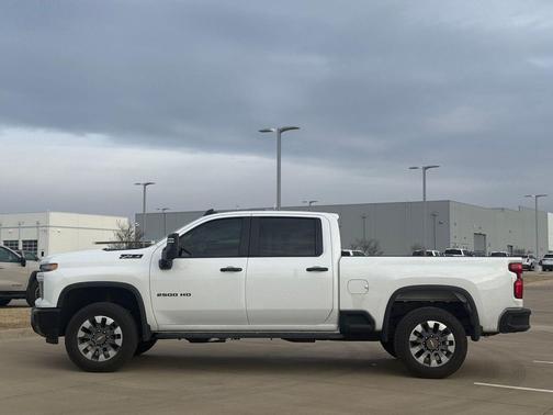 2024 Chevrolet Silverado 2500 Custom