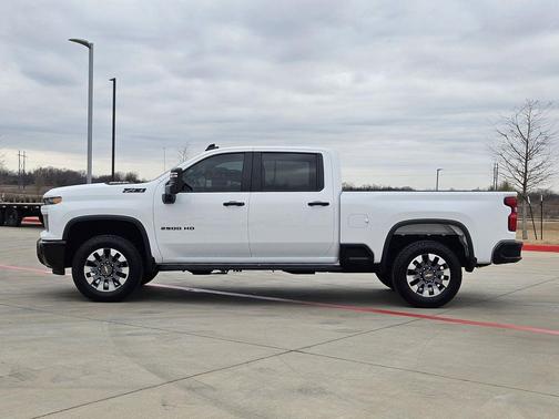 2024 Chevrolet Silverado 2500 Custom