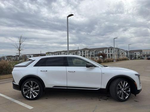 2024 Cadillac LYRIQ Luxury