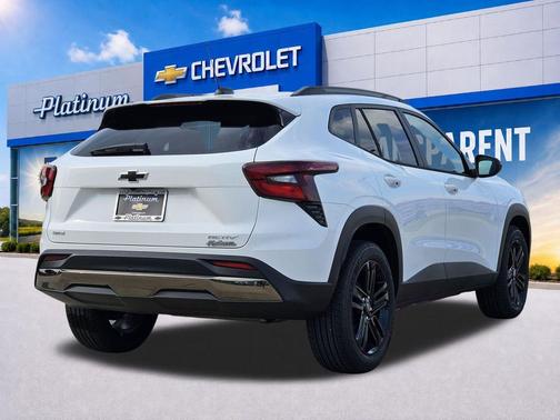 Summit White 2026 Chevrolet Trax FWD ACTIV