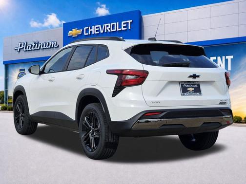 Summit White 2026 Chevrolet Trax FWD ACTIV