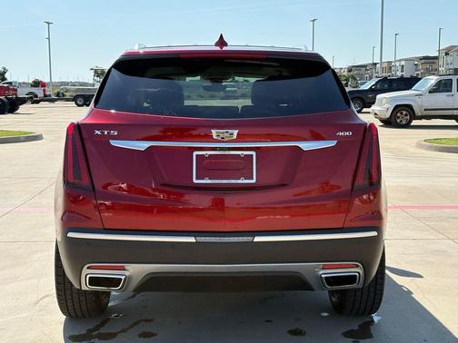 Infrared Tintcoat 2021 Cadillac XT5 Premium Luxury