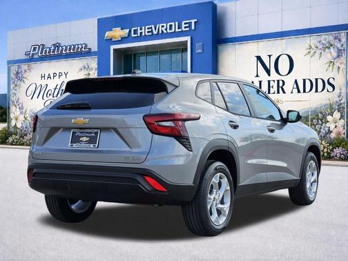 Sterling Gray Metallic 2026 Chevrolet Trax LS
