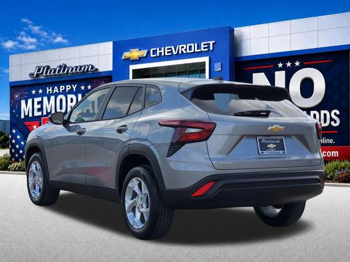 Sterling Gray Metallic 2026 Chevrolet Trax LS