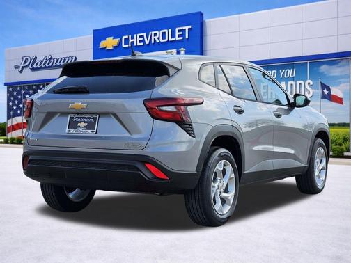 Sterling Gray Metallic 2026 Chevrolet Trax LS