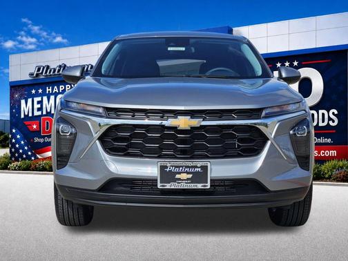 Sterling Gray Metallic 2026 Chevrolet Trax LS