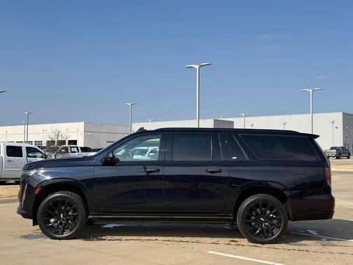 2023 Cadillac Escalade ESV Sport Platinum