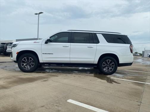 2023 Chevrolet Suburban 4WD Z71