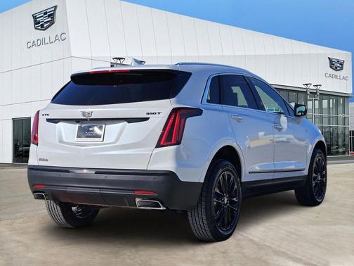 2026 Cadillac XT5 Luxury